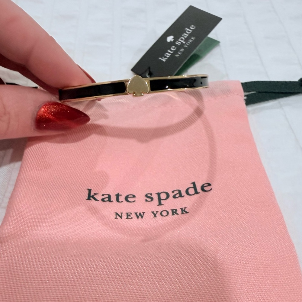 Kate Spade Black and Gold Heart Bangle